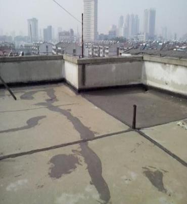 正蓝旗漏水维修 楼顶漏水是什么原因，楼顶漏水维修方法是什么?