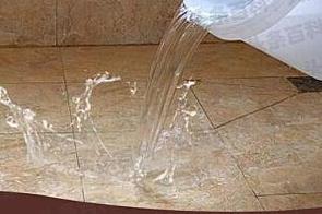 正蓝旗漏水维修 免砸砖防水材料该如何施工